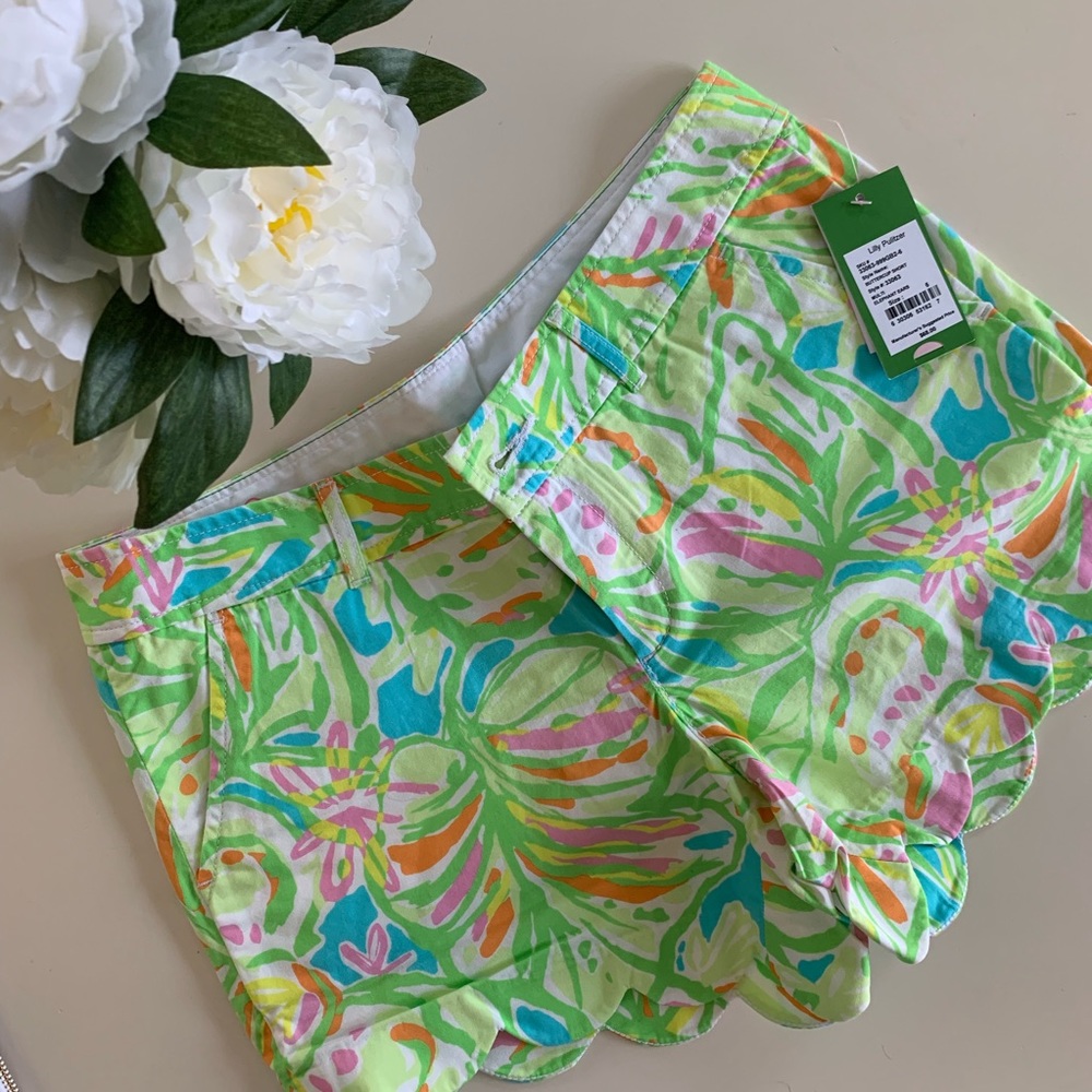 SOLD - NWT size 6 Lilly Pulitzer buttercup shorts.